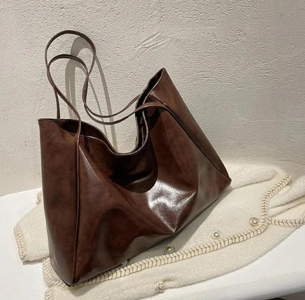 Dianora Travel Handbag - Image 2