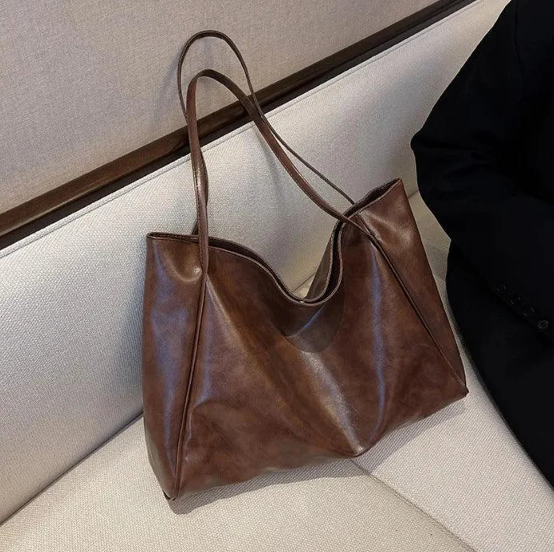 Dianora Travel Handbag - Image 5