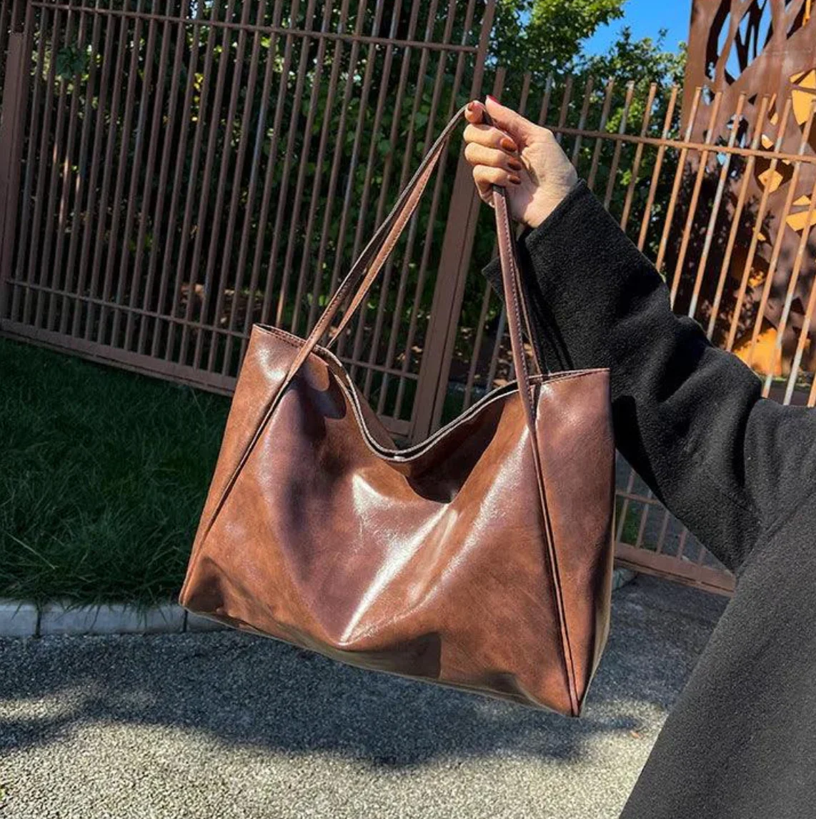 Dianora Travel Handbag - Image 6