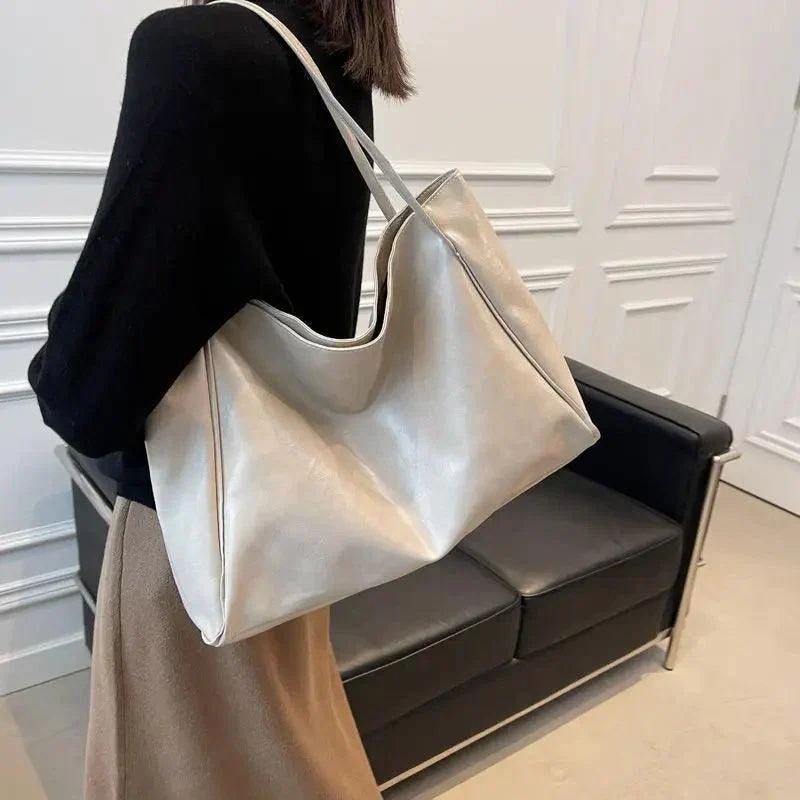 Dianora Travel Handbag - Image 8