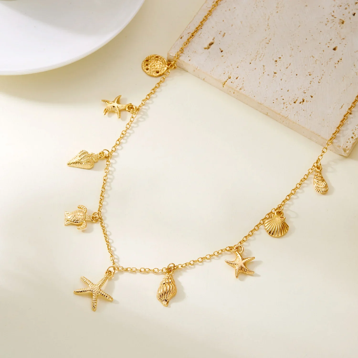 Dilavora Starfish Necklace - Image 3