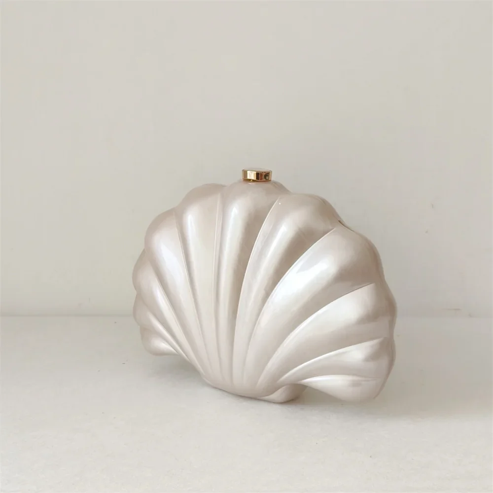 Quenzia Clutch Bag - Image 2