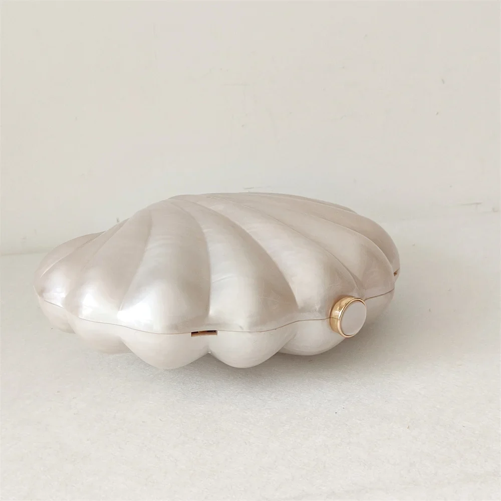 Quenzia Clutch Bag - Image 3