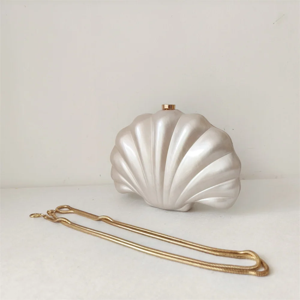 Quenzia Clutch Bag - Image 5