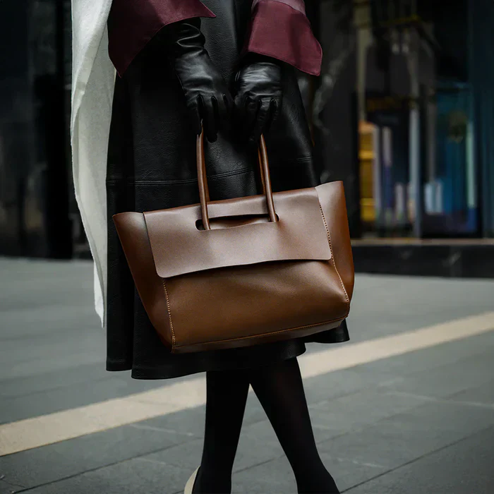 Quintalina Handbag - Image 7