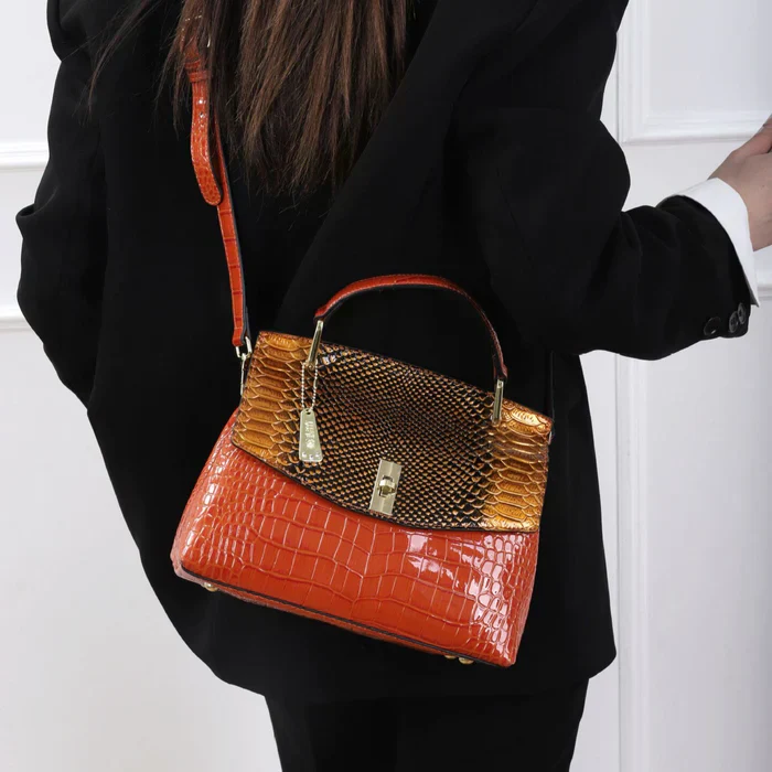 Rosinella Handbag - Image 8