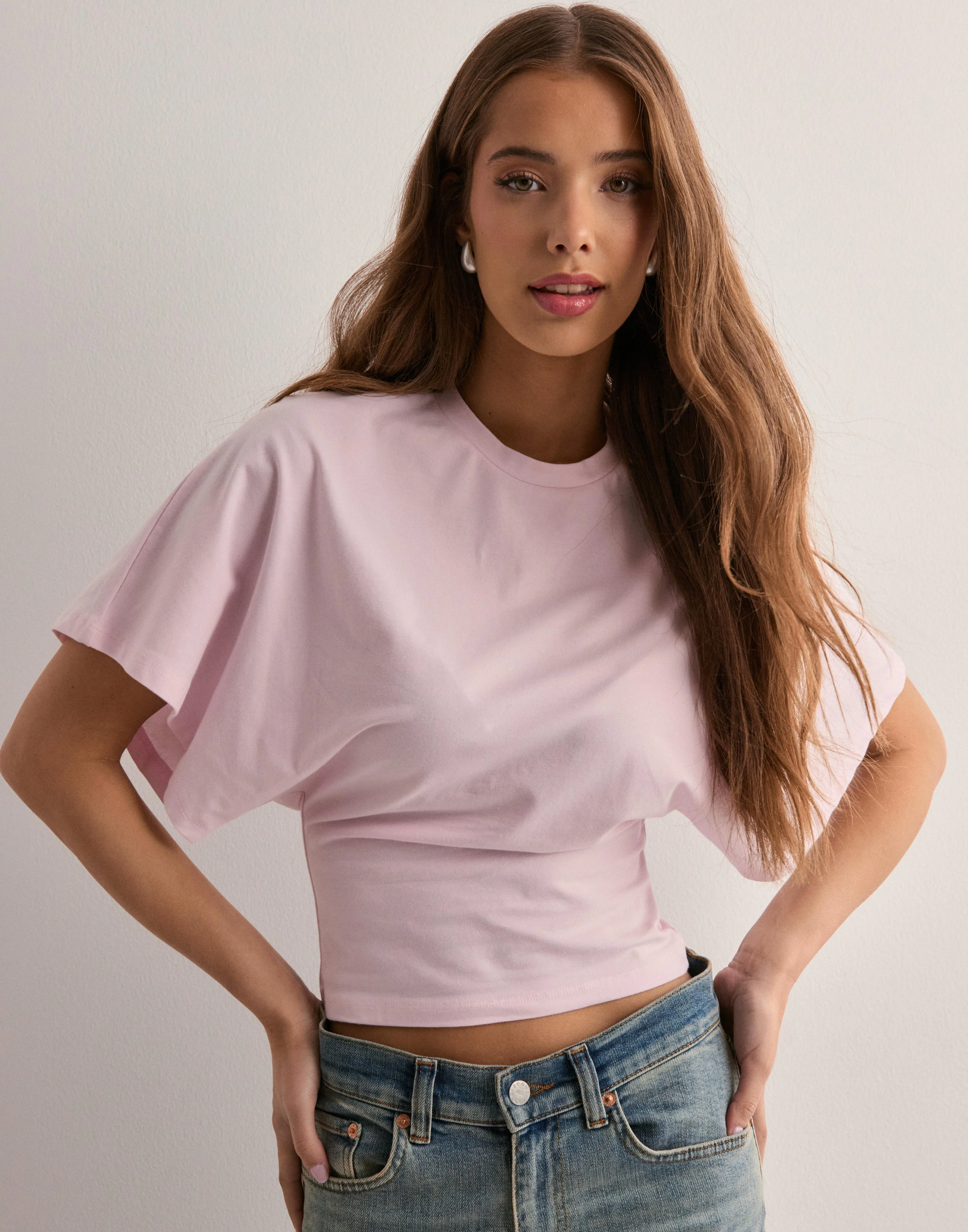 Valoria Wide Sleeve Icon Tee - Image 6